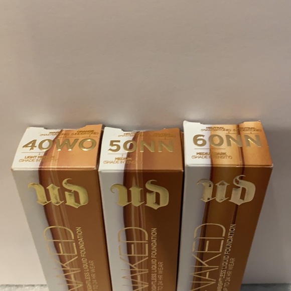 Urban Decay Stay Naked Foundation - Picture 3 of 7